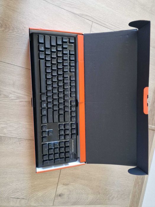 Klawiatura STEELSERIES Apex 3 gamingowa RGB praktycznie NOWA