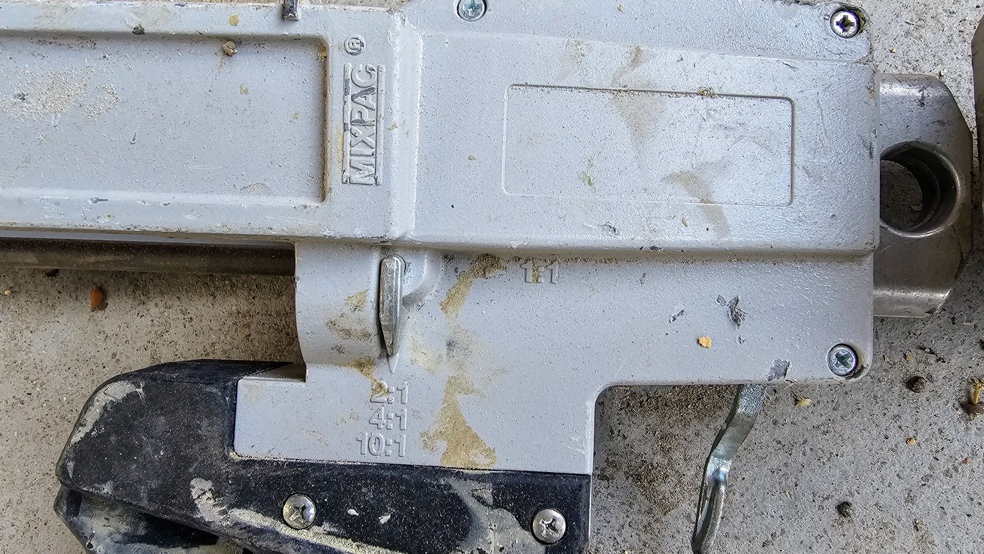 Mixpac DM400 pistolet wyciskacz do kleju z regulacją