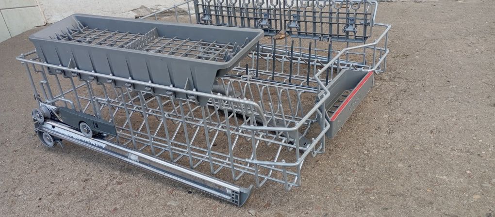 Górny kosz zmywarki Bosch 60 cm simens ( cena za goły kosz !) śmigło