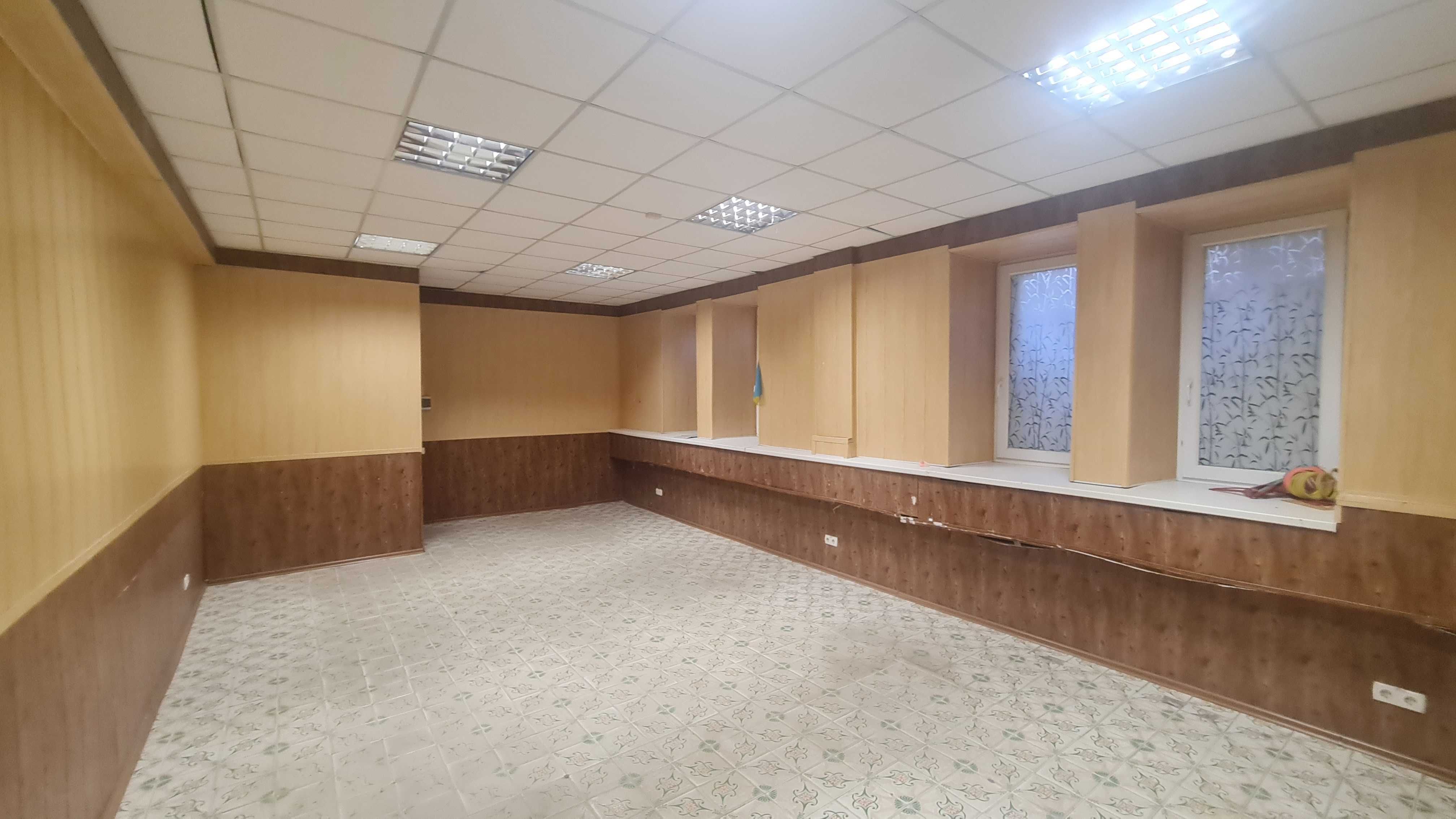 Аренда БЕЗОПАСНОГО офиса 100м в цоколе в Центре