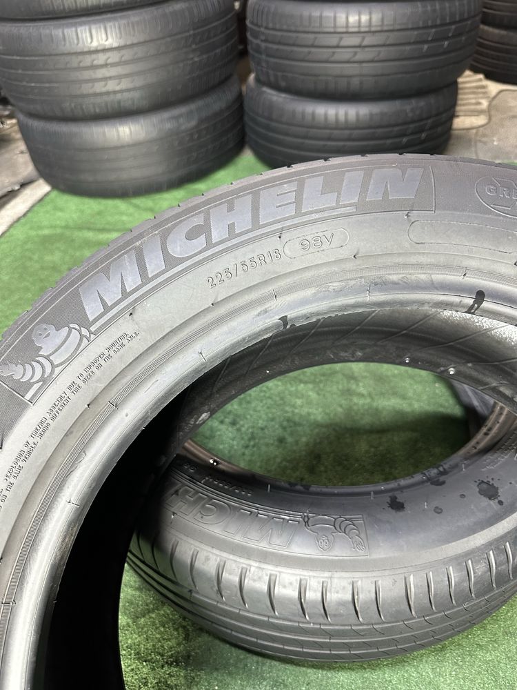 Шини літні 225/55 R18 (98V) Michelin Primacy3