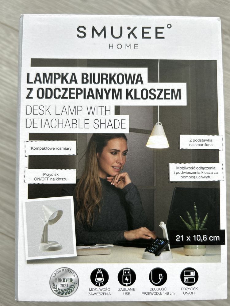 Lampka biurkowa z odczepianymi kloszem