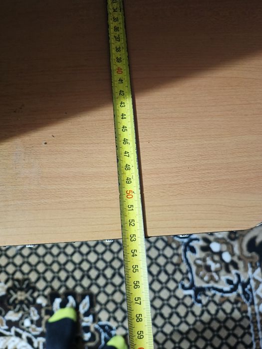 Комп'ютерний стіл