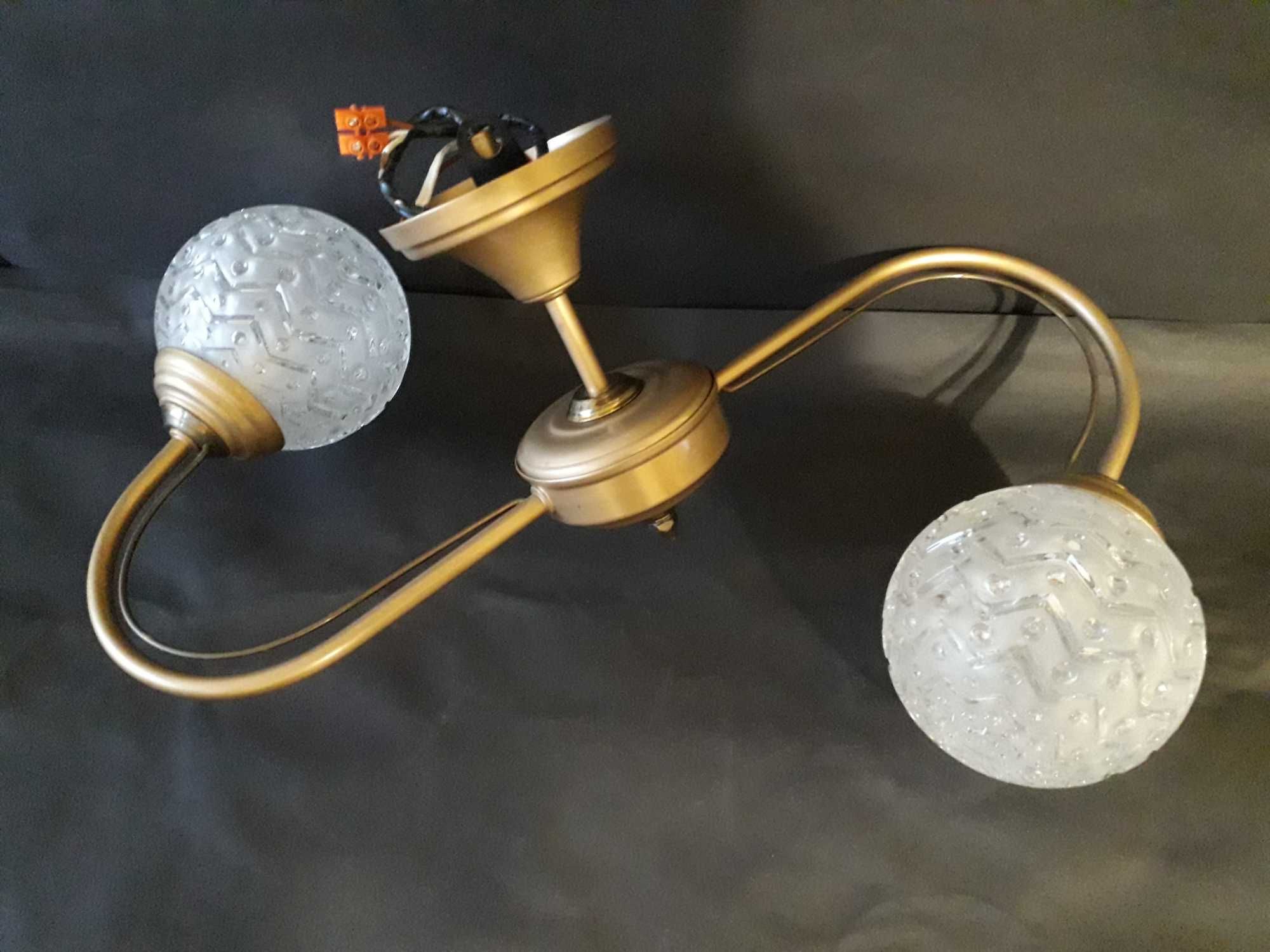 Lampa sufitowa z dwoma kloszami w stylu art deco z okresu PRL