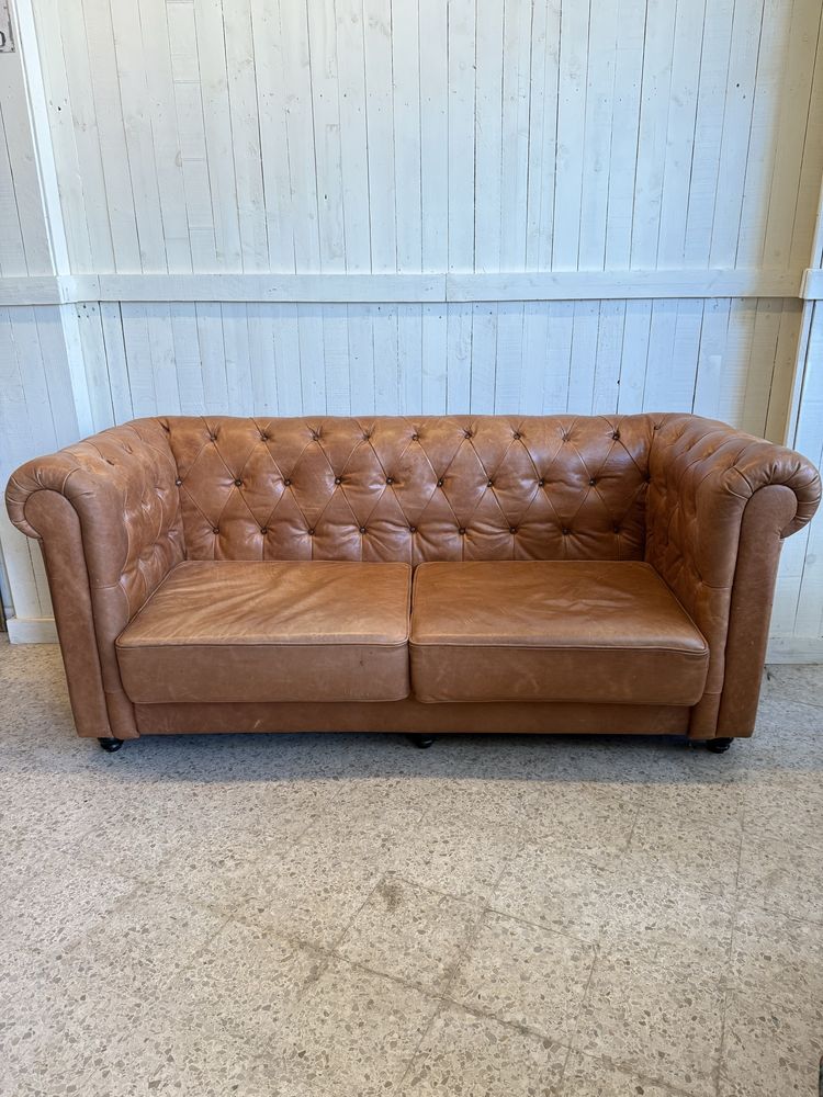 Sofa chesterfield em pele 3 lugares