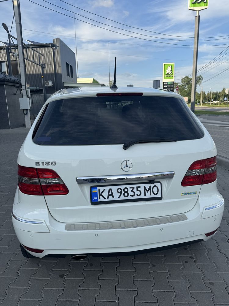 Mercedes-Benz B-Class 2010