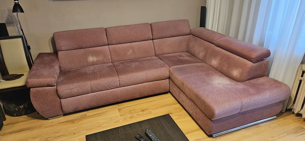 Sofa naroznikowa z funkcją spania