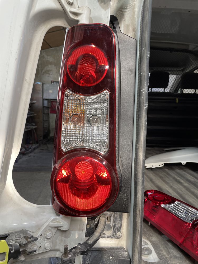 вантажівок фонарь задний peugeot Partner сітроенBerlingo длявантажівок