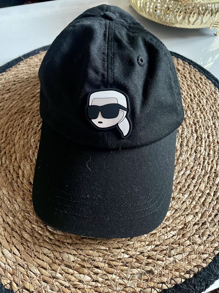 Czapeczka z daszkiem czarna Karl Lagrrfeld