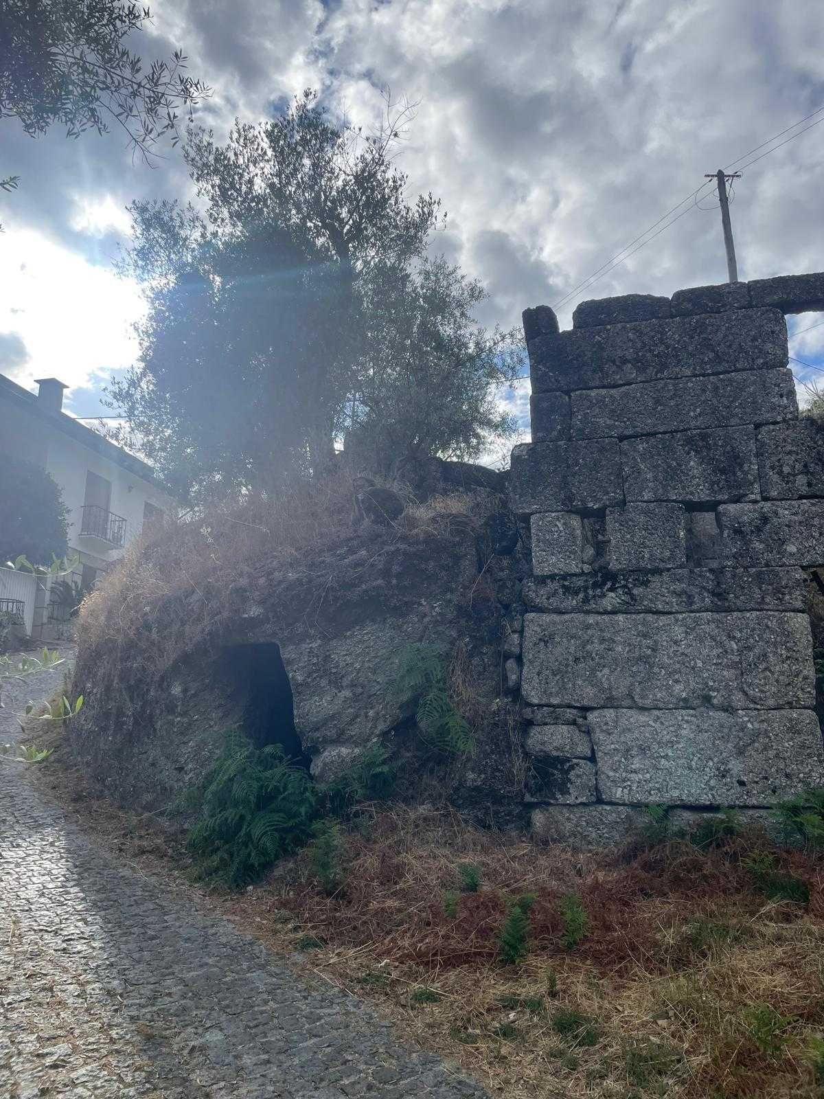 Ruinas para reconstrução