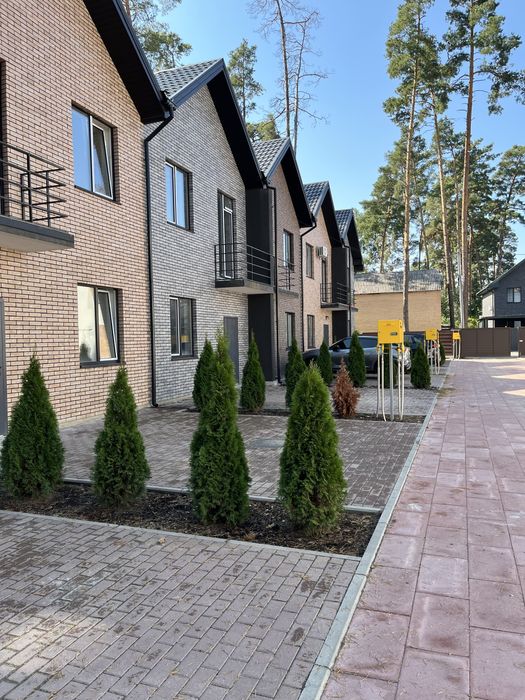 Кутовий таунхаус в Лісовій Бучі