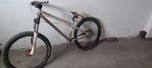 Bicicleta dirt jump