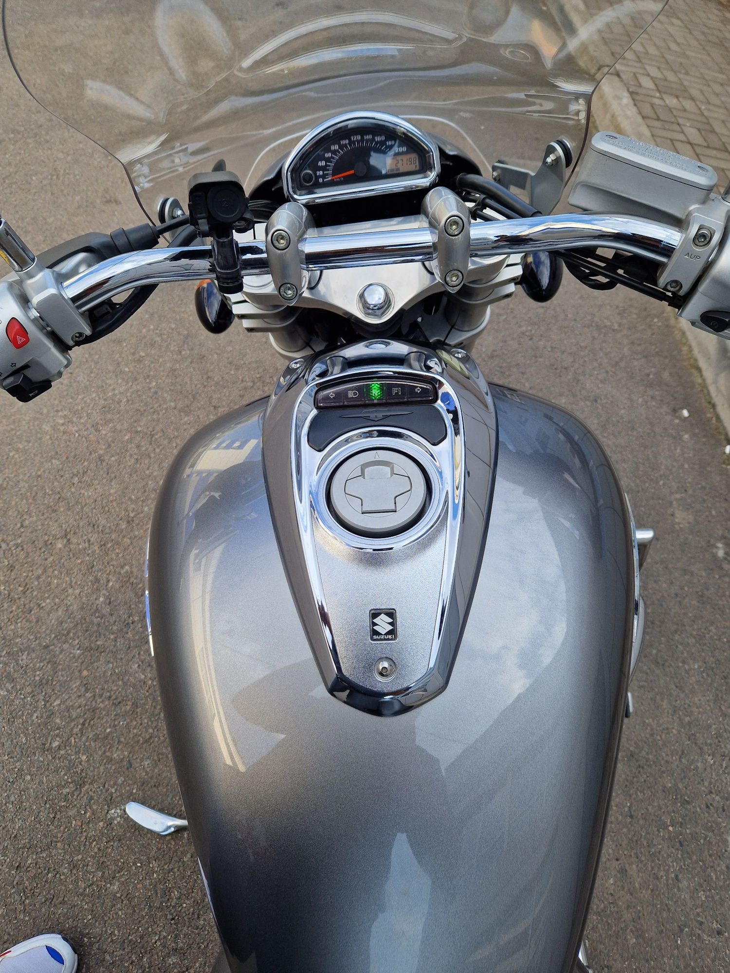 Suzuki Boulevard 400