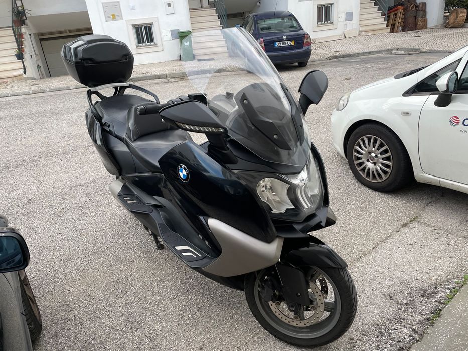 BMW C650 GT com top case
