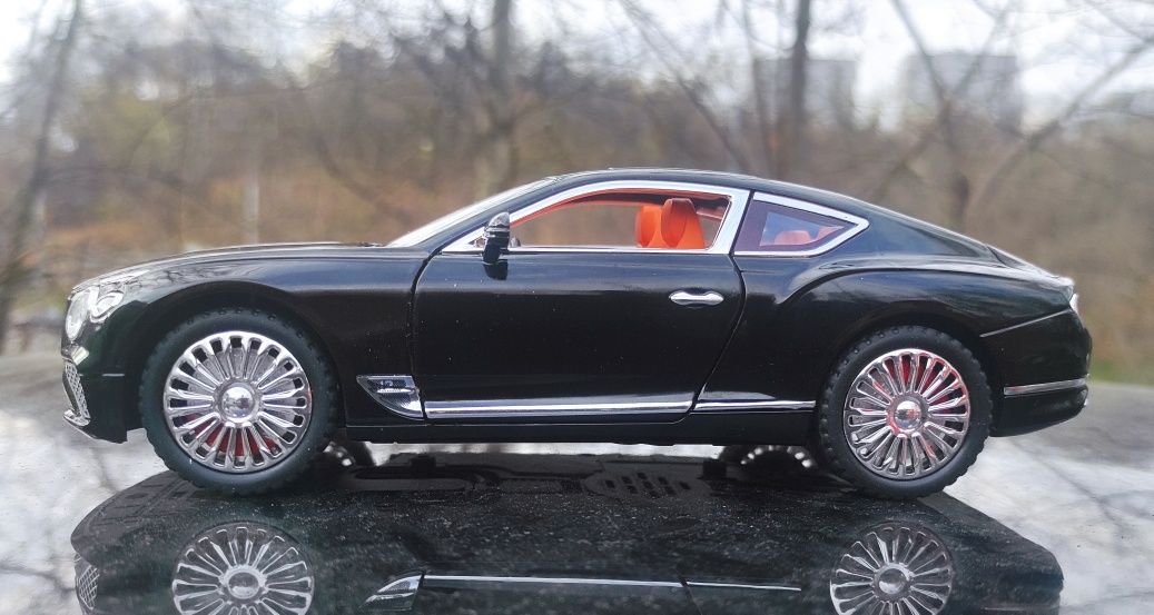 Модель 1/24 Bentley Continental GT