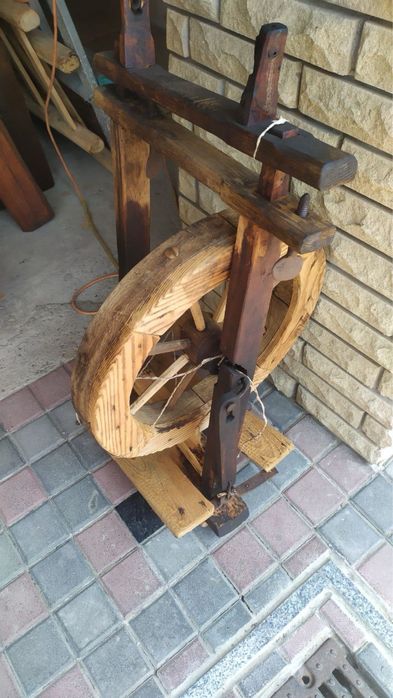 Редкая старинная прялка
