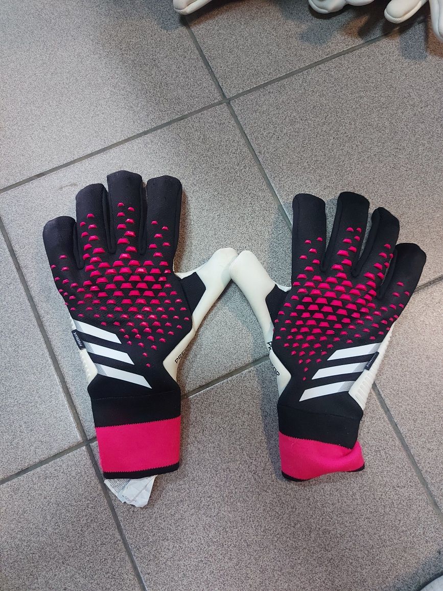 Воротарські рукавички adidas Predator Pro FingerSaver, роз 9 5