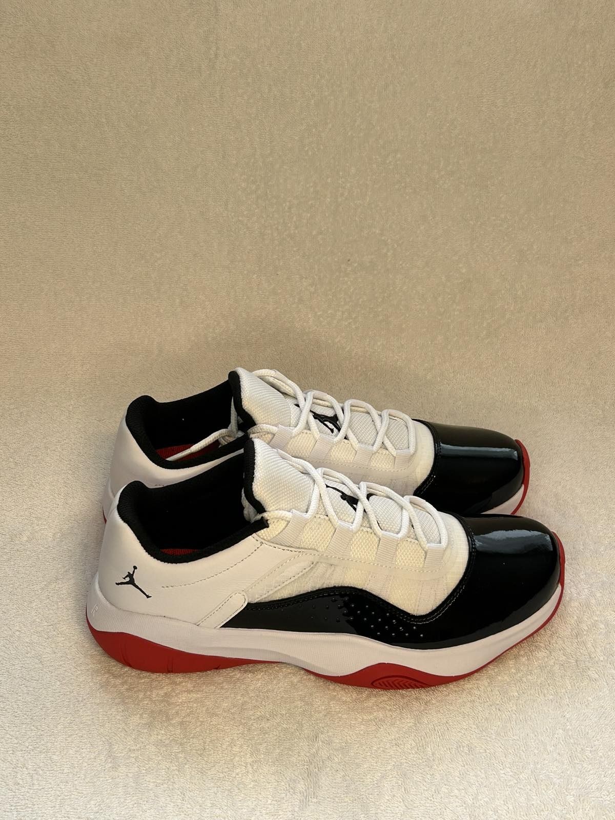 Кросівки Air Jordan 11 CMFT LOW US9.5  DN4180 102