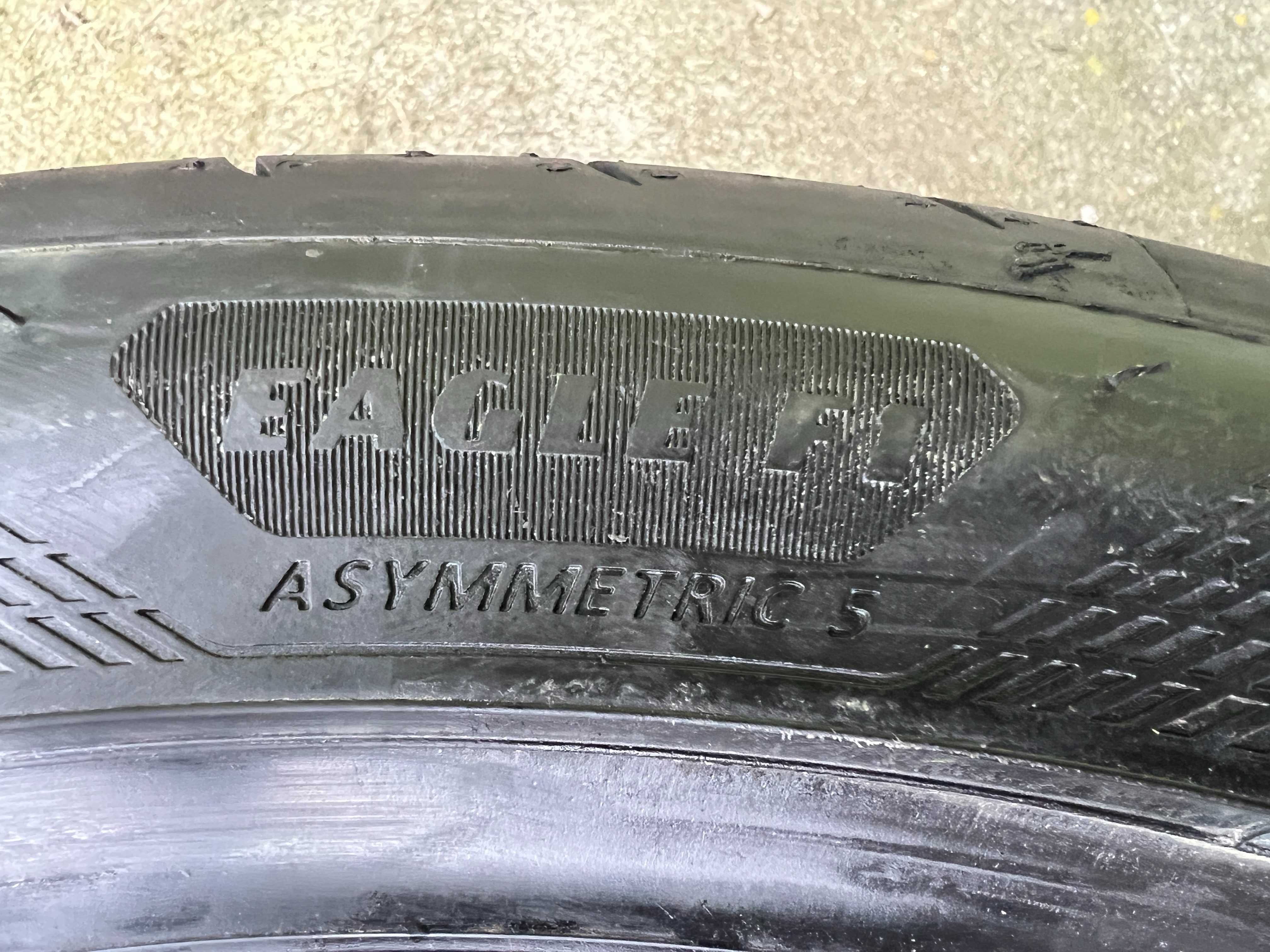 Komp. opon Goodyear 225/40R19 Demo