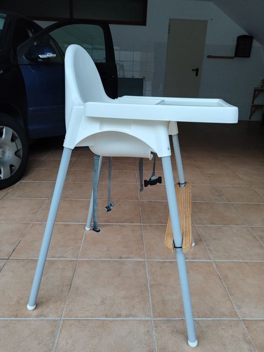 Cadeira refeição IKEA com pousa pés