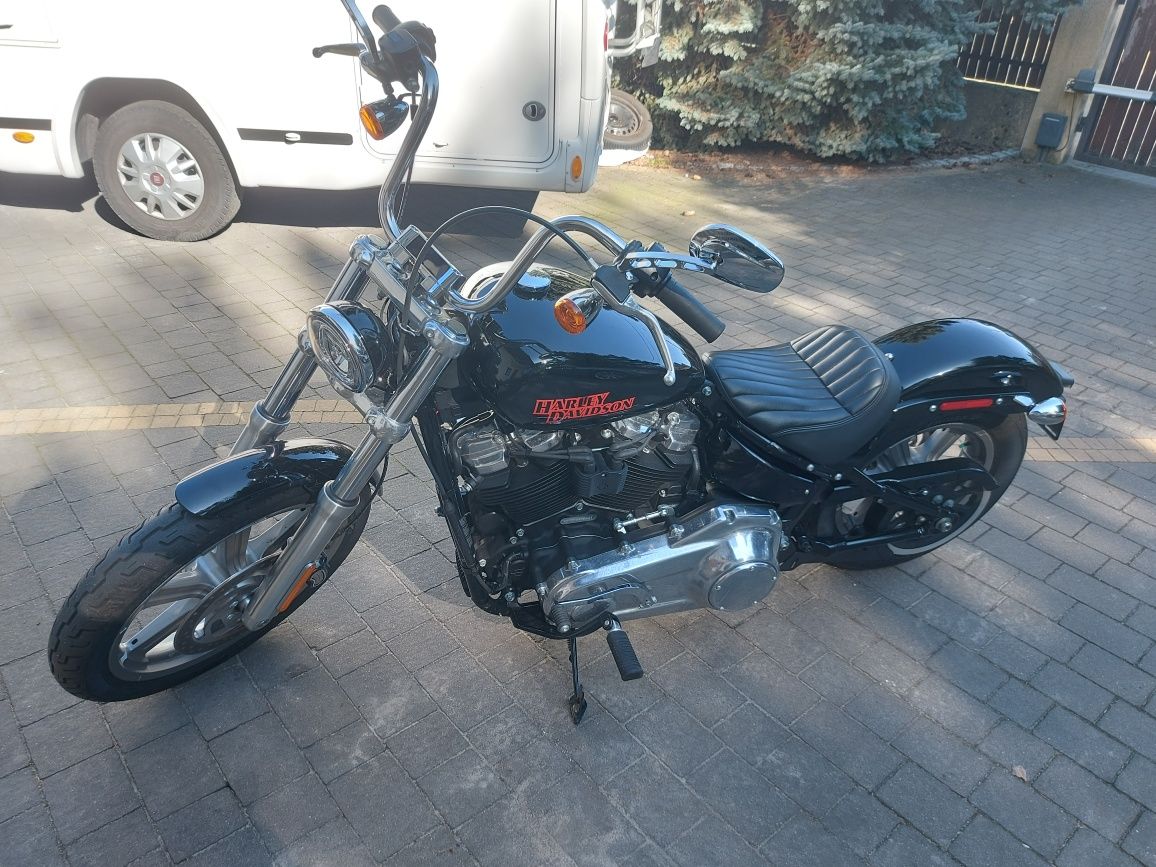 Harley Davidson Softail Standard 2024 rok Zamiana na kamper k