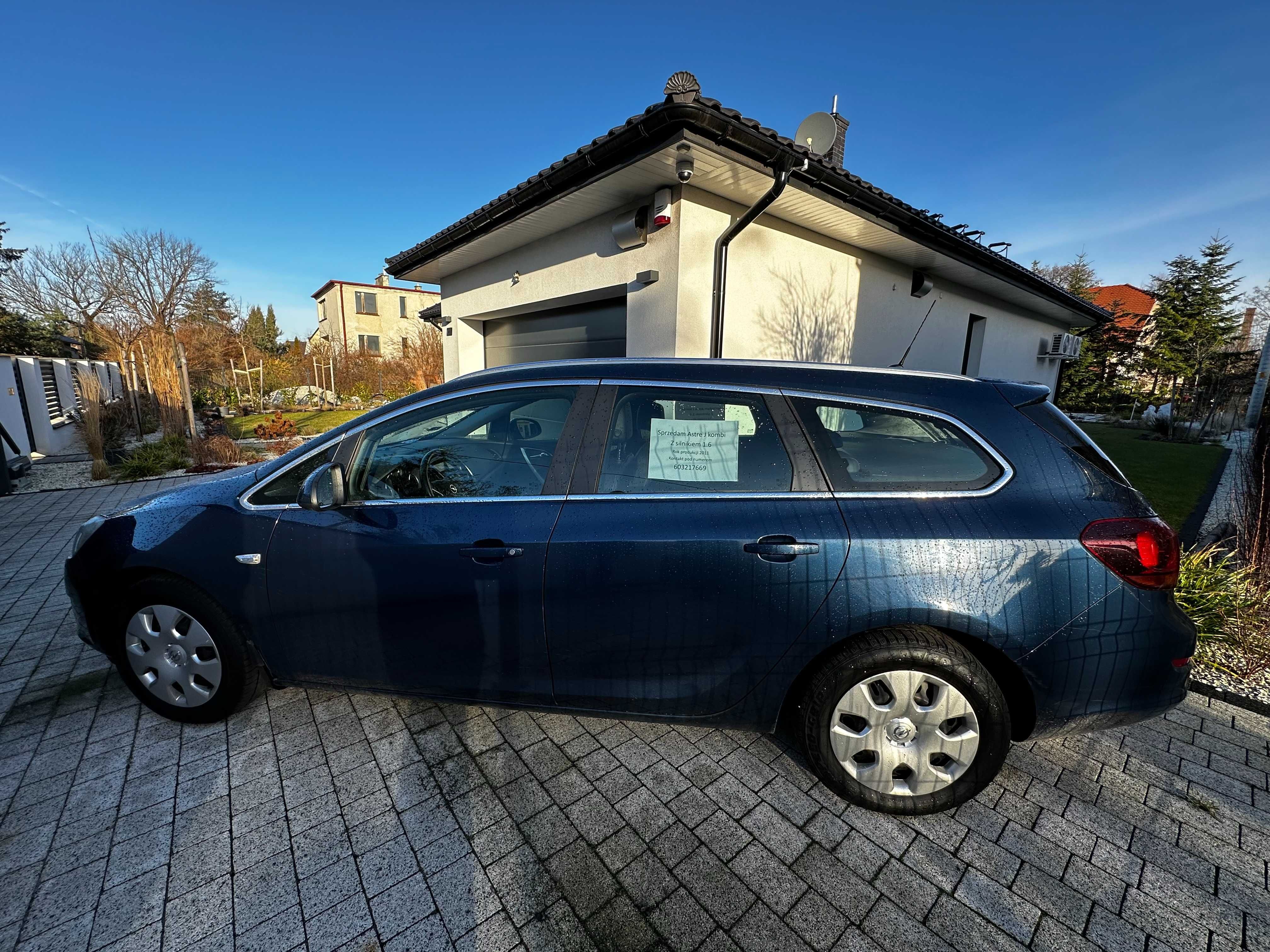 Opel Astra J (IV) 2011 r.