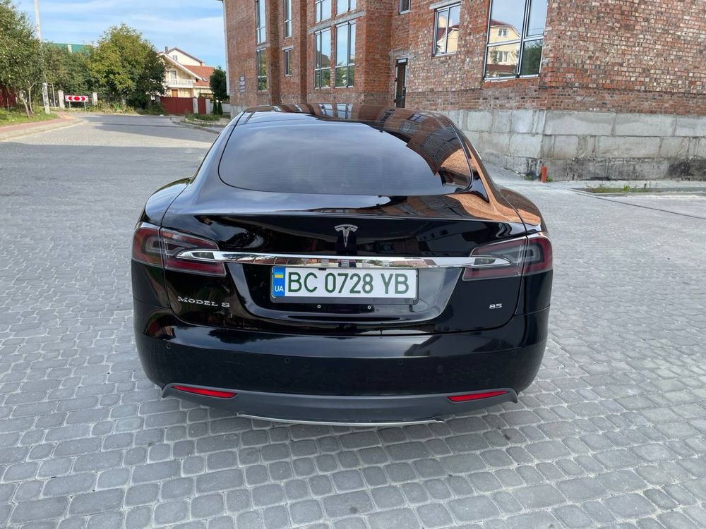 Tesla model s тесла модел с