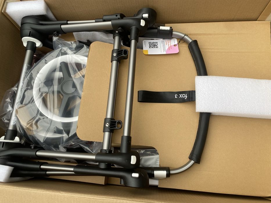 Wózek głęboko spacerowy Bugaboo Fox 3 kol. graphite/blue