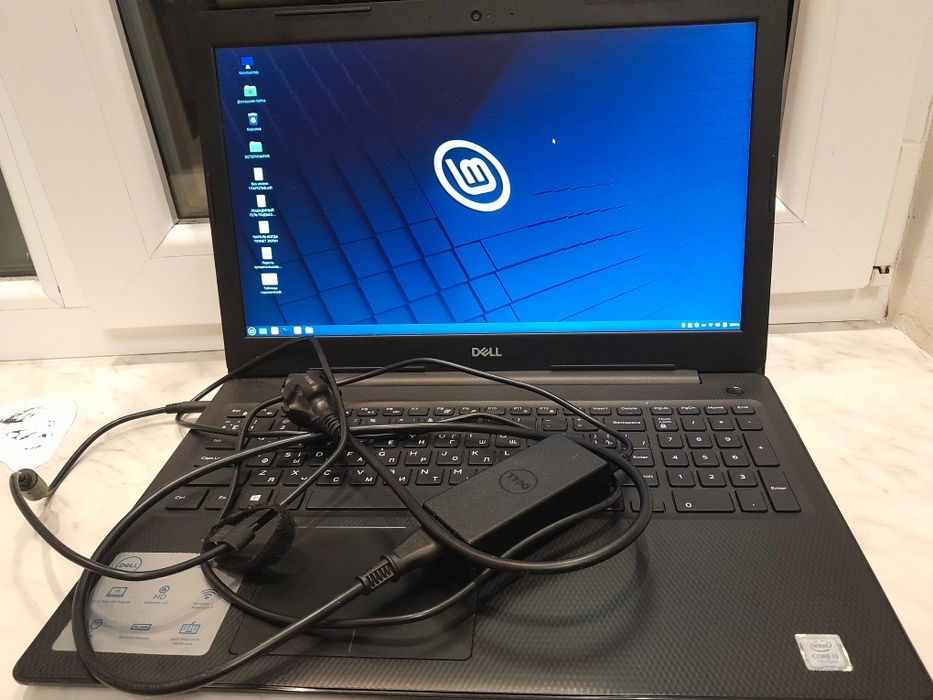 Ноутбук  состояние  нового  dell  15 3000
