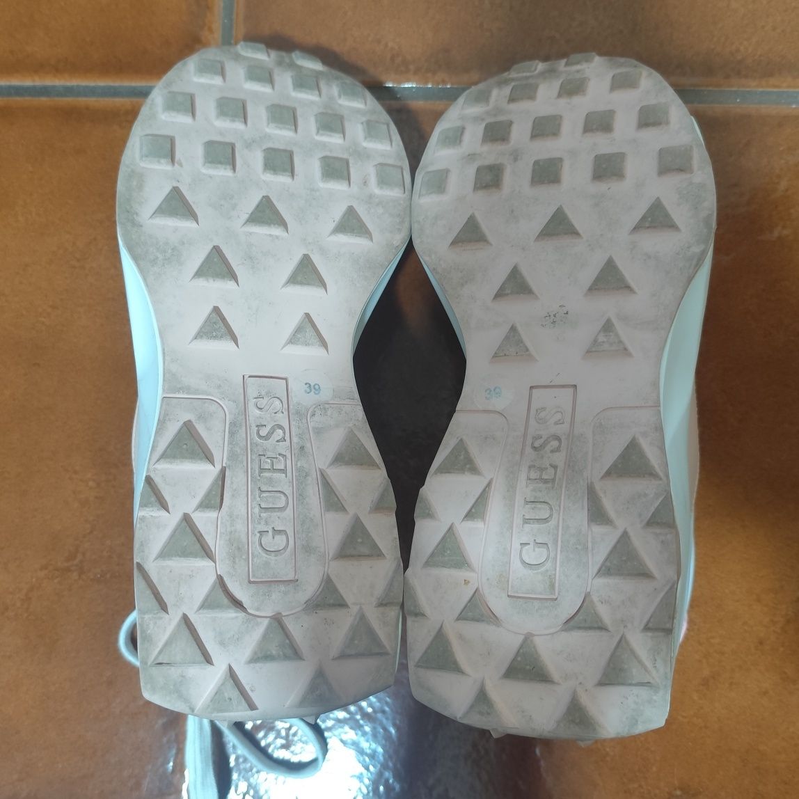 Sapatilhas Mulher GUESS Calebb3 (Tamanho 39)