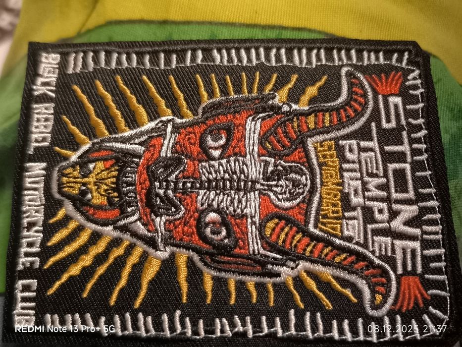 Нашивки большие по размерам