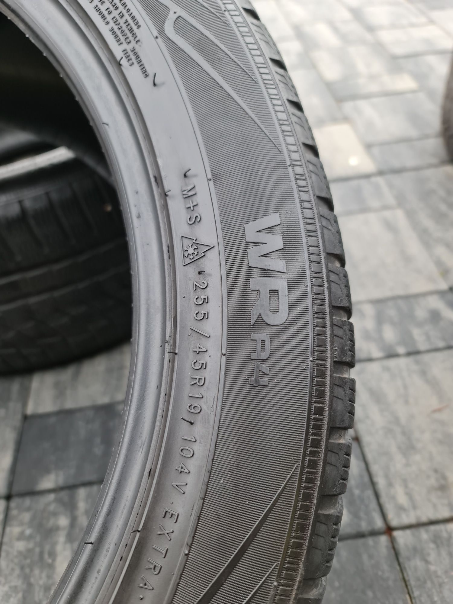 Nokian WR A4 255/45 R19
255/45 R19 104 VNokian WR A4

255/45 R19 104 V