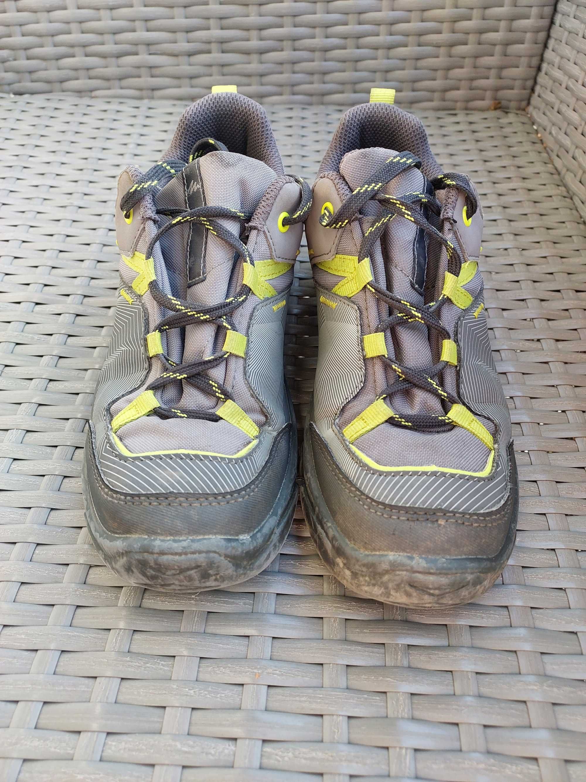 Buty jesienne chłopięce Decathlon Quechua rozmiar 37, wkladka 23 cm.