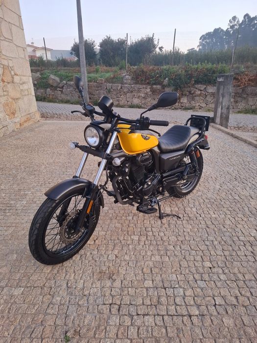 Vortex cafe racer 125 apenas 6000km
