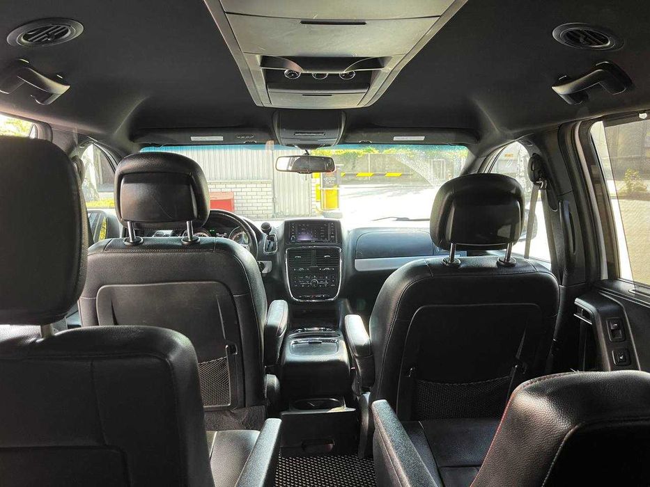 Dodge Grand Caravan 2017 7 мест автомат газ - бензин