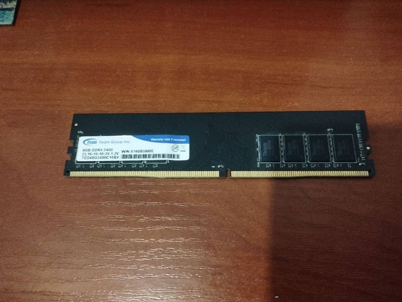 Оперативна пам'ять DDR4 2400mhz  8GB