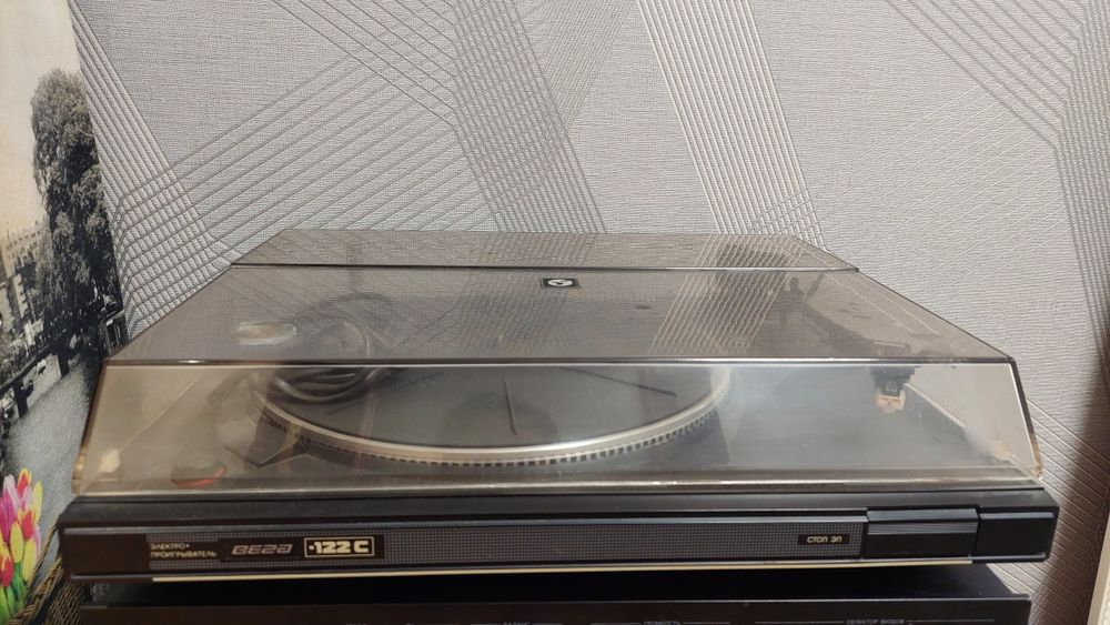 Виниловый проигрыватель