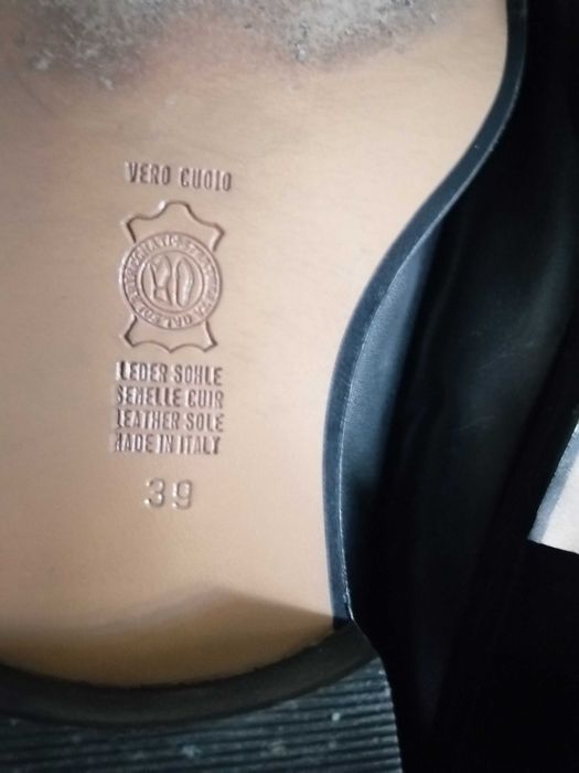 Włoskie skórzane mokasyny 39