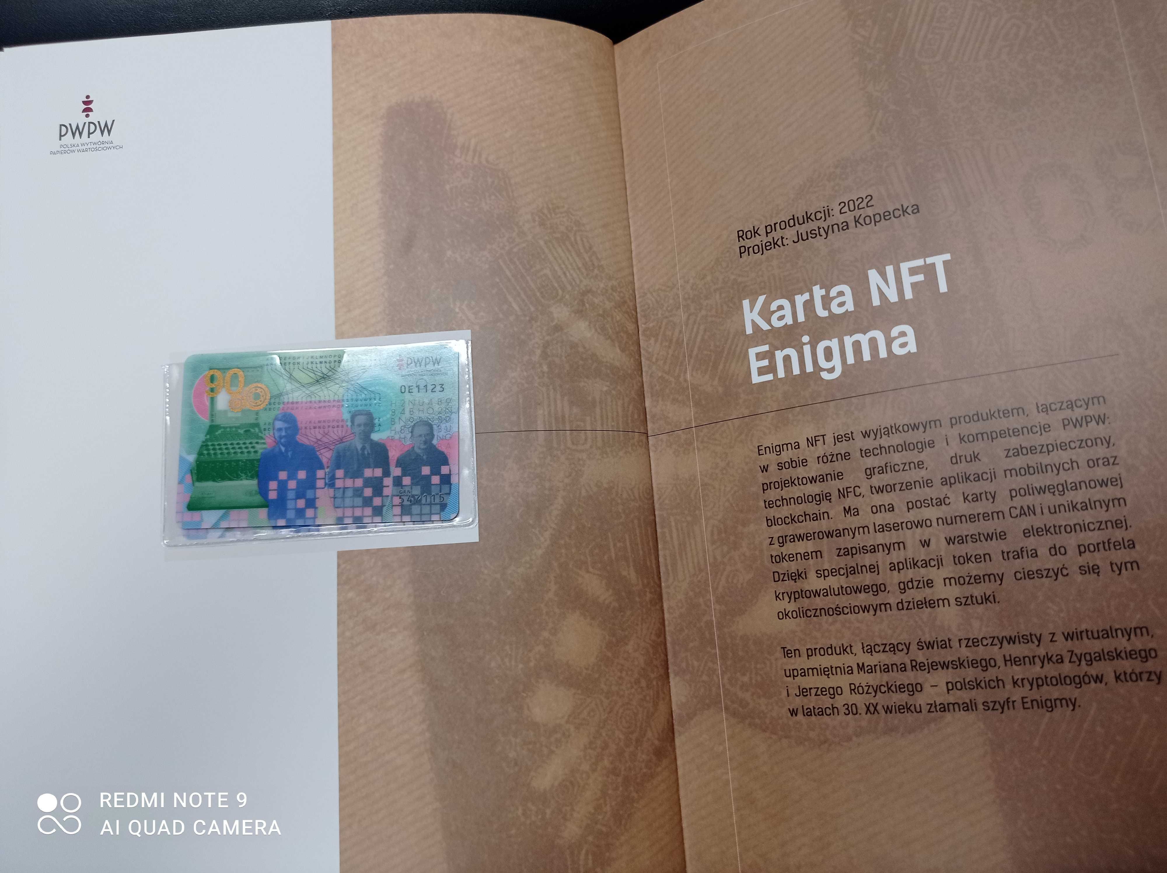 Tanio sprzedam folder z okazji 105-lecia PWPW z banknotami testowymi,.