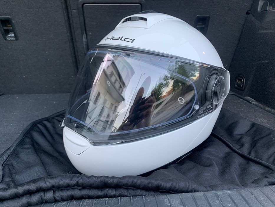 Capacete held by schubert