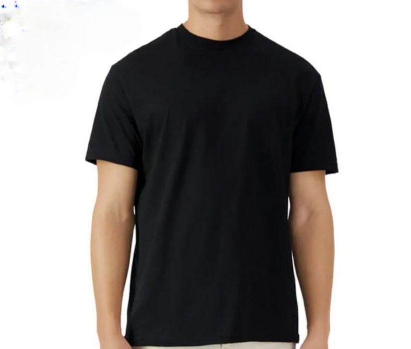 Чоловіча футболка Gildan Light Cotton чорна.