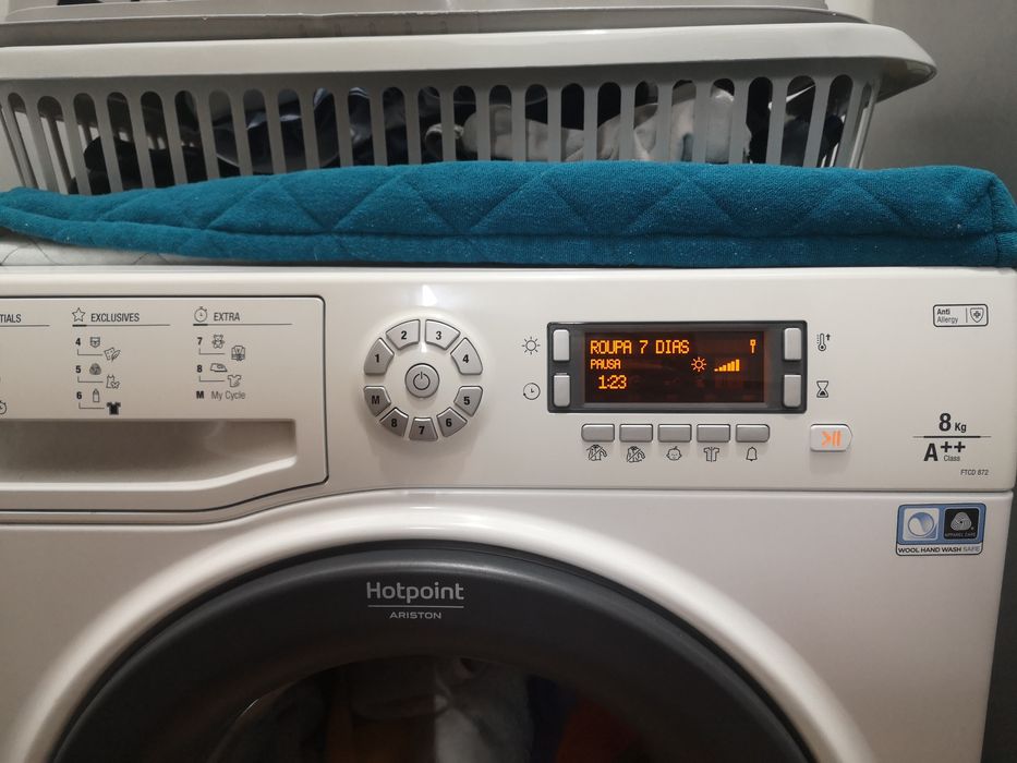 Máquina de secar roupa HOTPOINT-ARISTON TCD 874 6H1