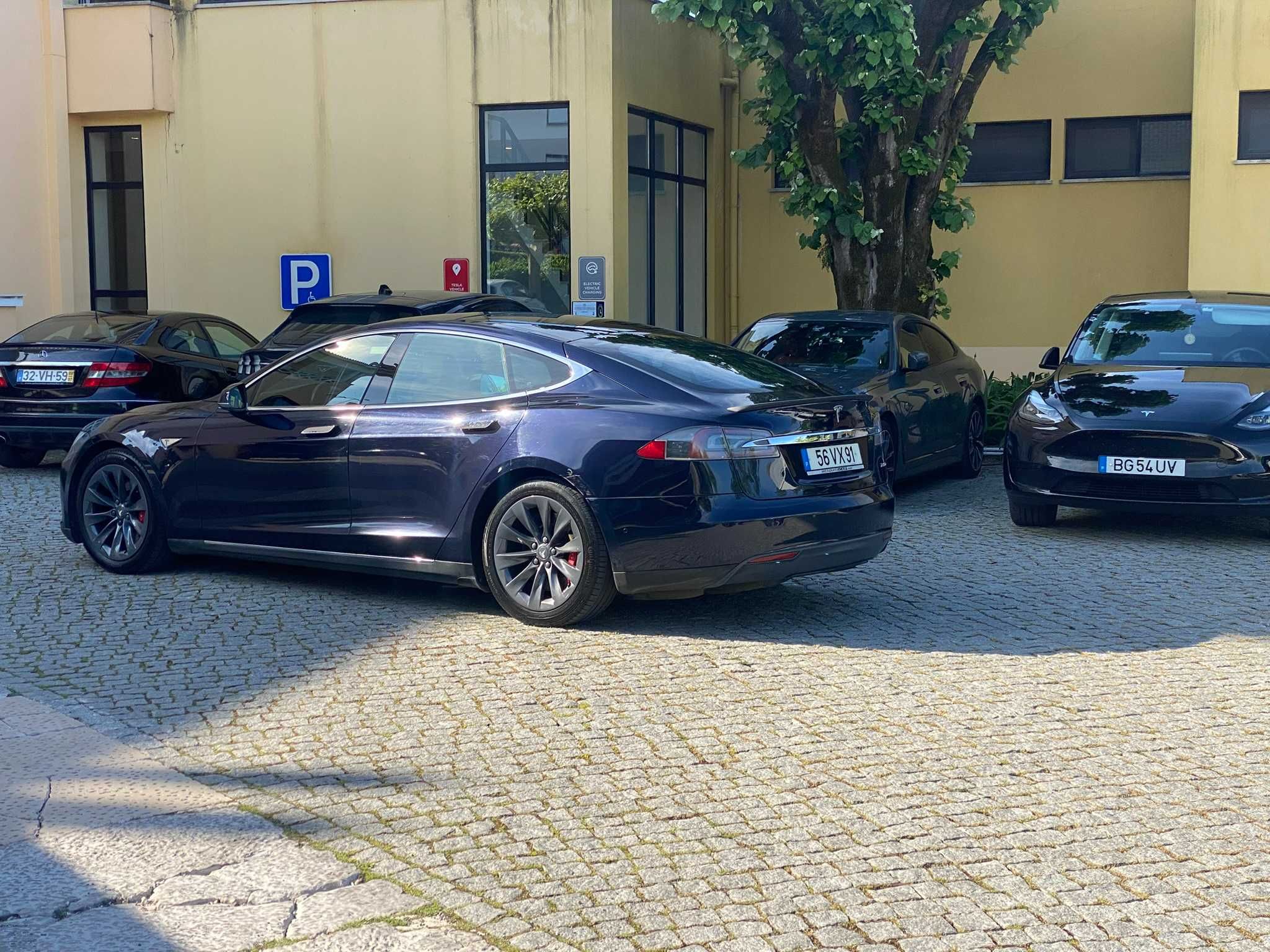 Tesla S P85D carregamentos gratuitos vitalícios SUC (código SC 01)