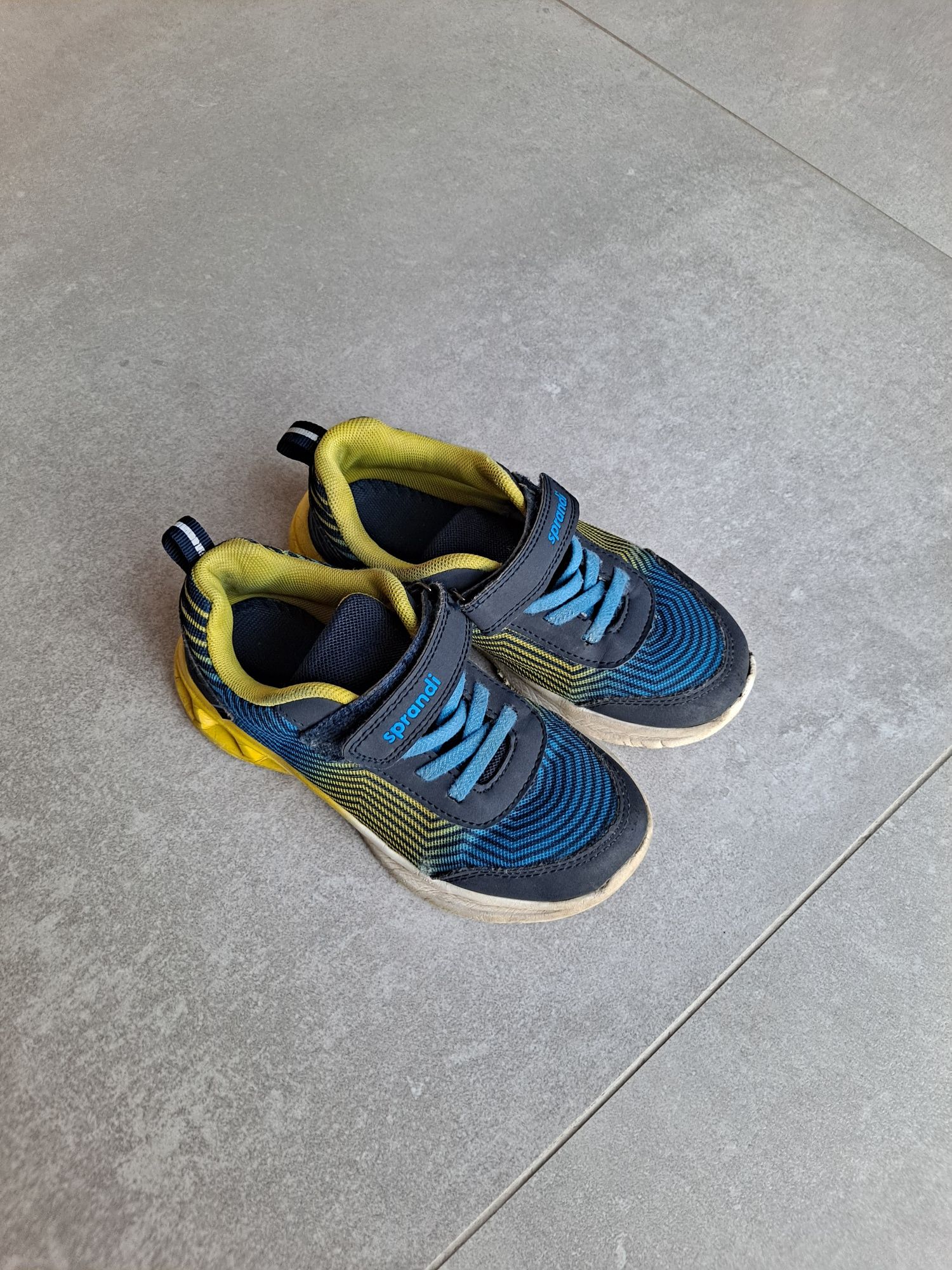 Adidasy Sprandi 30
