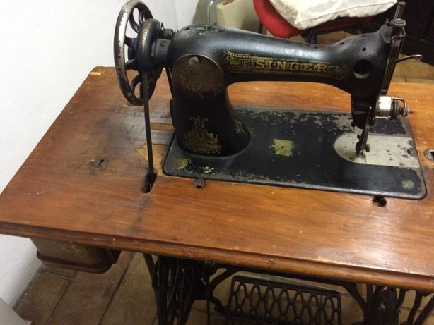 SINGER - Máquina de Costura Antiga