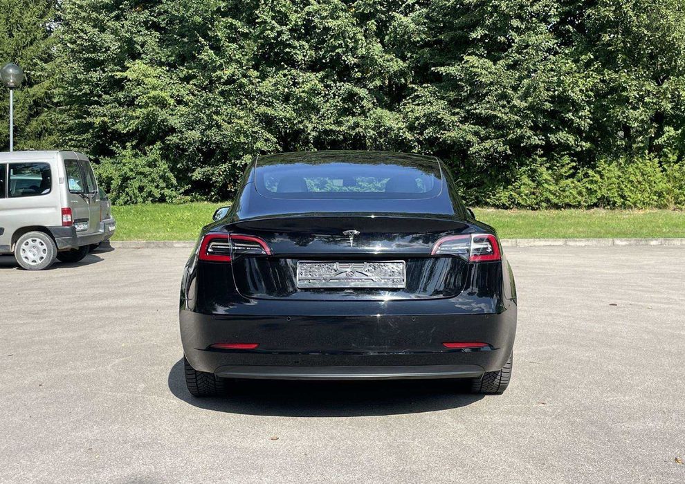 Продам TESLA MODEL 3 2021