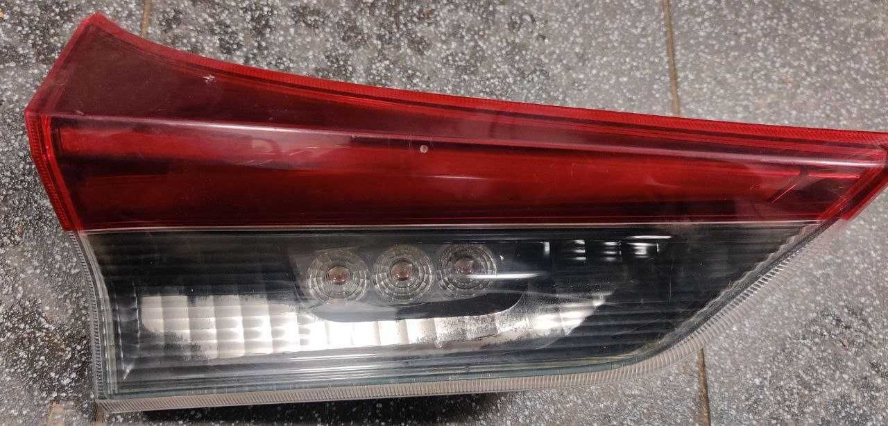 Lampa tylna Toyota Auris 2 lift