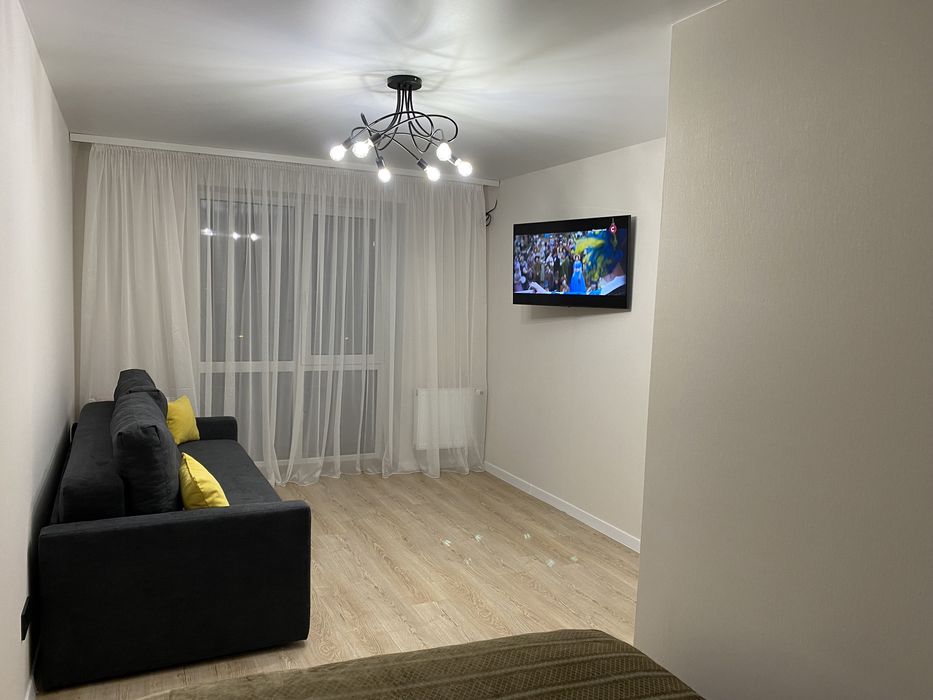 1к ТЕПЛА квартира Подобово центр Яровиця погодинно. Звітні документи