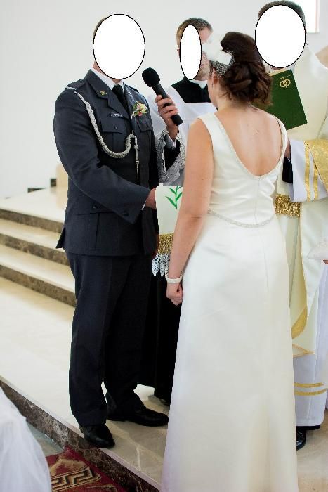 Elegancka suknia ślubna
