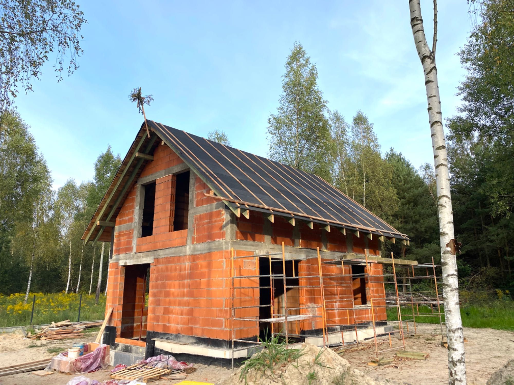 Dom murowany? Zbudujemy dla Ciebie stan surowy – wolne terminy!
